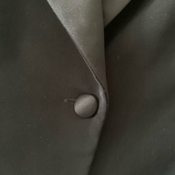 Alex Black satin women’s tuxedo jacket - Picture 3 of 6